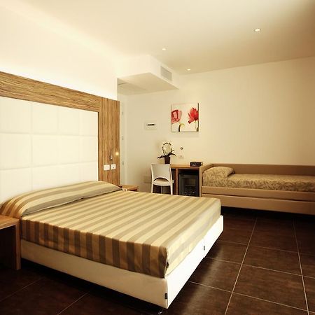 Hotel Fantasy Riccione Eksteriør billede