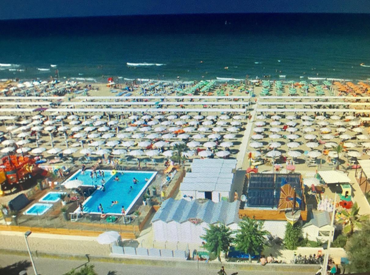 Hotel Fantasy Riccione Eksteriør billede
